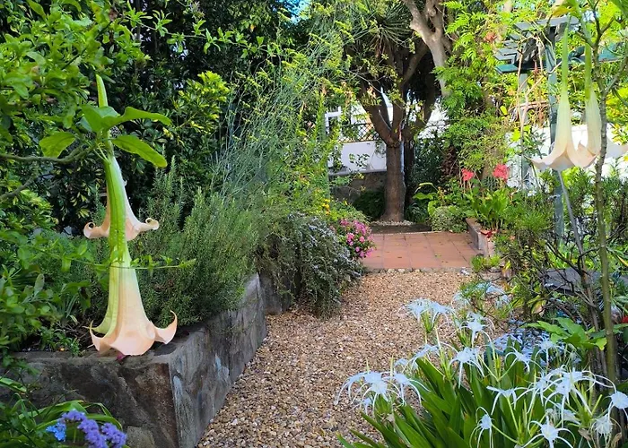 Casa Flora Garden Apartment *